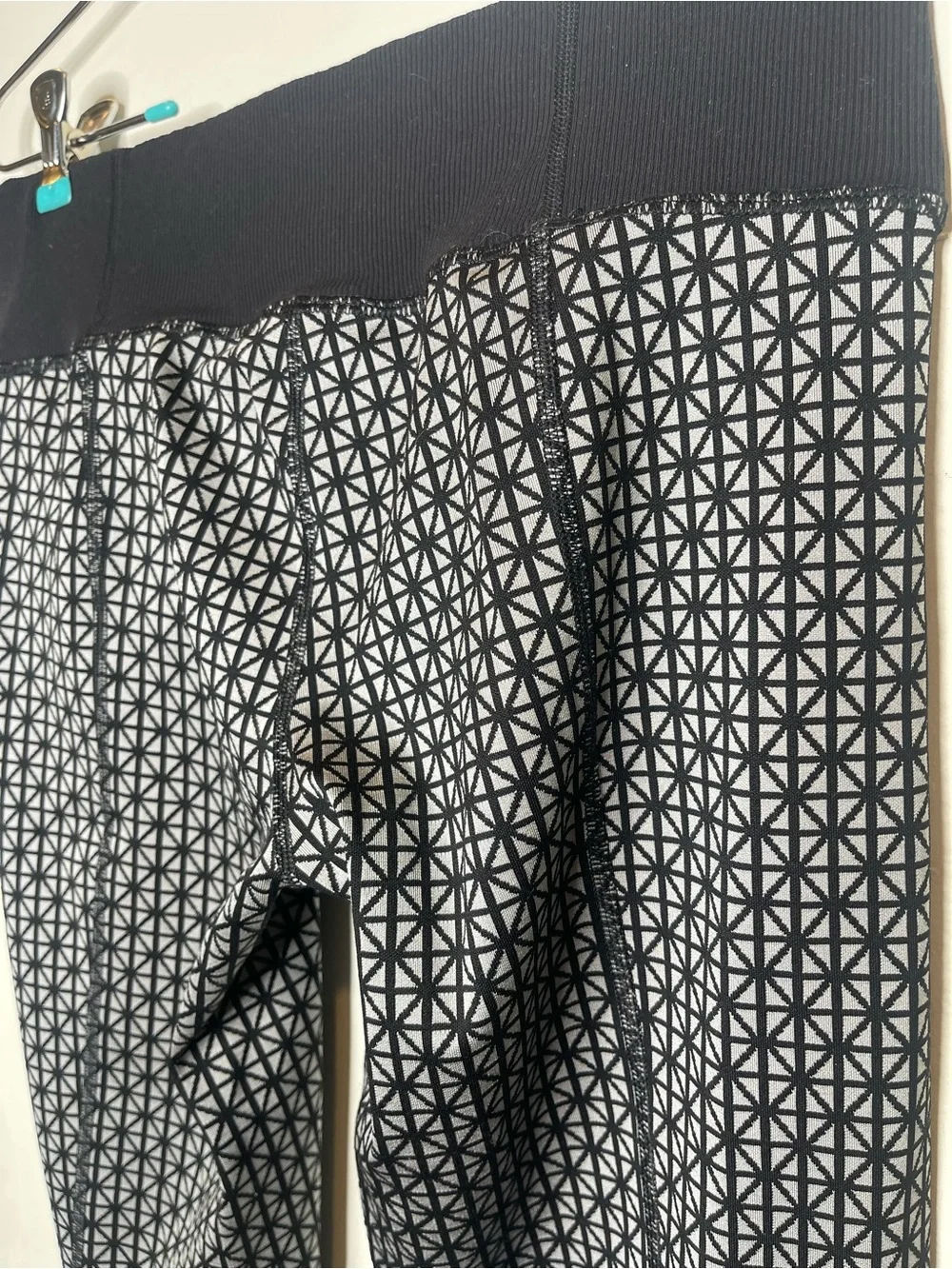 Lululemon Black & Gray Geometric Print Flare Leggings Size 4